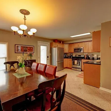 Spacious Row Home Next Transit Near Downtown W Parking Chicago Exterior photo